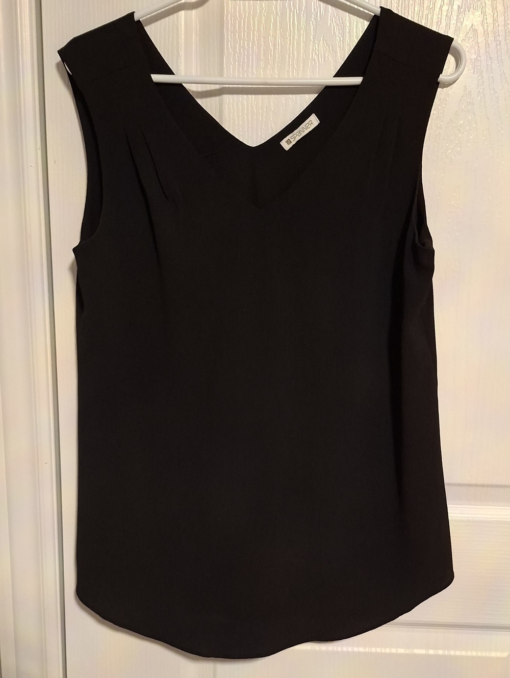 SPANNER Black V-Neck Sleeveless Camisole